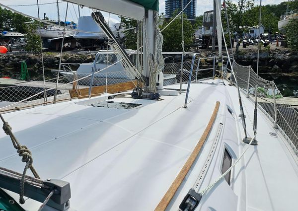 Beneteau 440 image