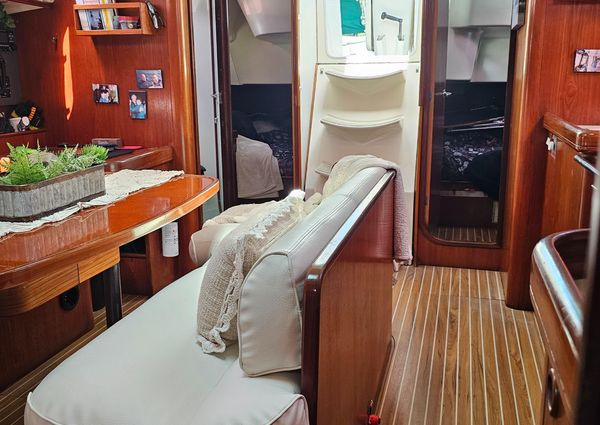 Beneteau 440 image