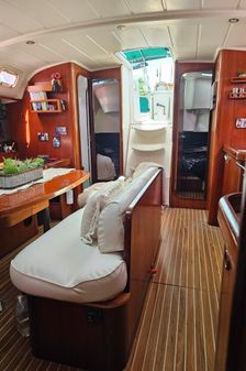 Beneteau 440 image