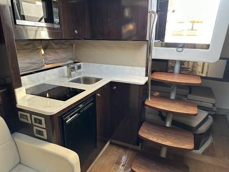 Sea Ray Sundancer 350 Coupe image