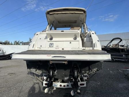 Sea Ray Sundancer 350 Coupe image