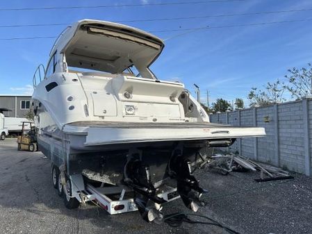 Sea Ray Sundancer 350 Coupe image