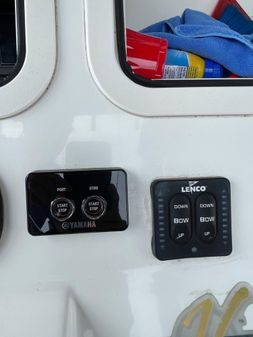 Century 3200 Center Console image