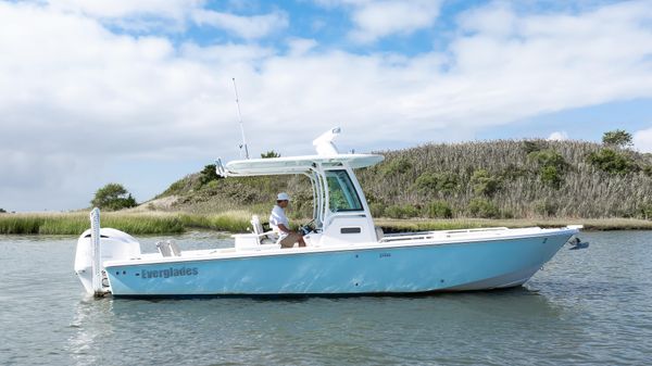 Everglades 273 Center Console 