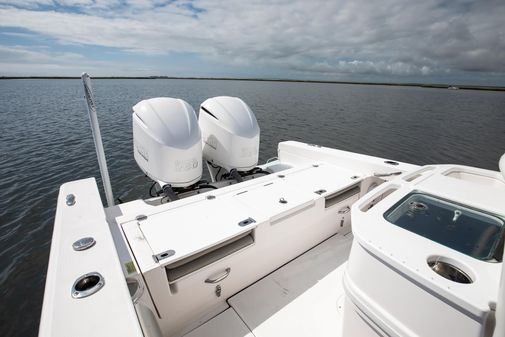 Everglades 273 Center Console image