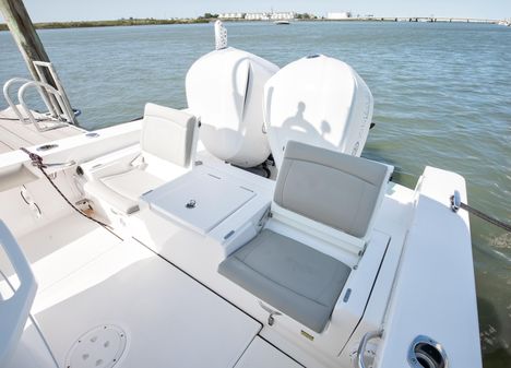 Everglades 273 Center Console image