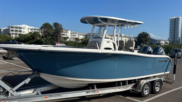 Sea Pro 259 Center Console