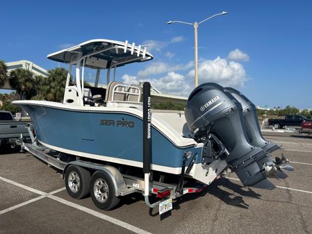 Sea-pro 259-CENTER-CONSOLE image