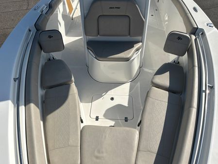 Sea-pro 259-CENTER-CONSOLE image