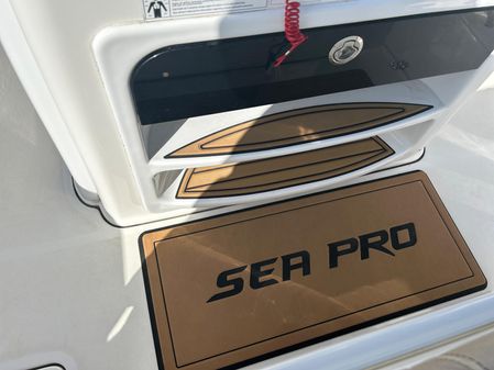 Sea-pro 259-CENTER-CONSOLE image