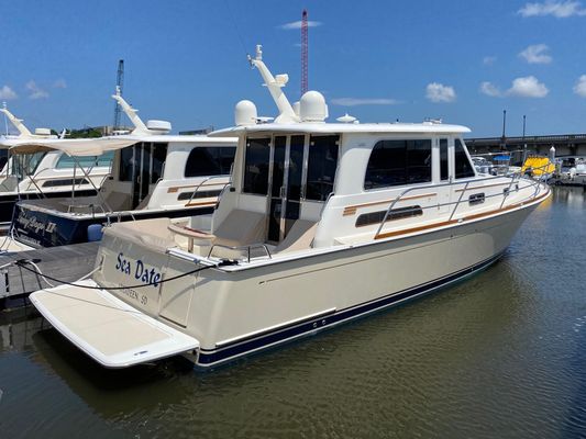 Sabre 42 Salon Express - main image