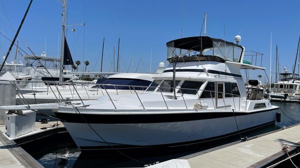 Uniflite 48 Yacht Fisherman