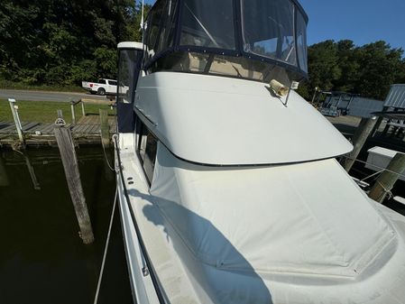 Carver 33 Aft Cabin image