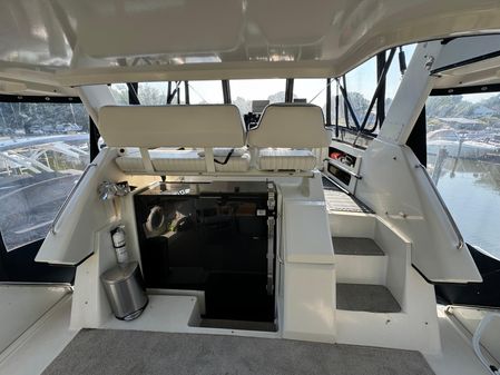 Carver 33 Aft Cabin image