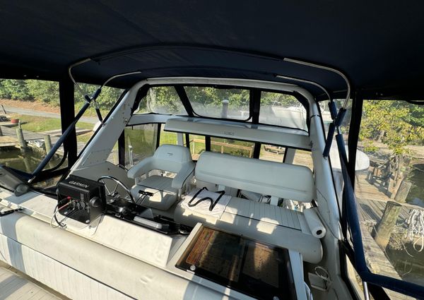 Carver 33-AFT-CABIN image