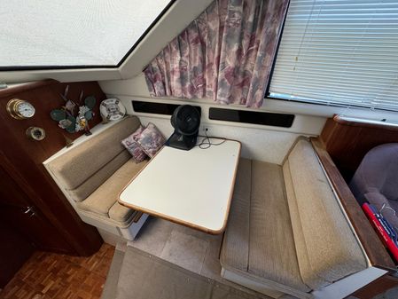 Carver 33 Aft Cabin image