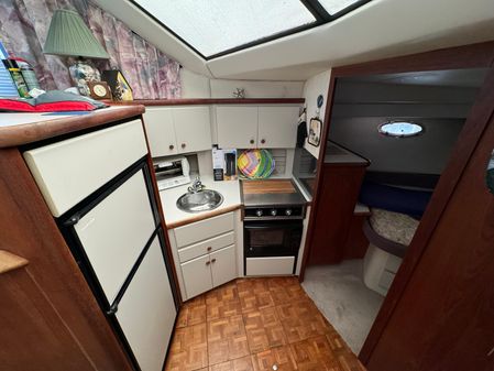 Carver 33 Aft Cabin image