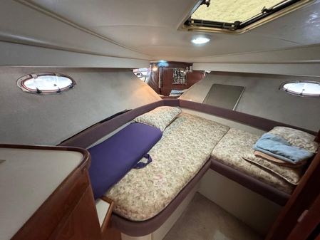 Carver 33 Aft Cabin image