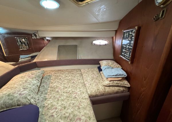 Carver 33-AFT-CABIN image