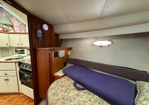 Carver 33-AFT-CABIN image