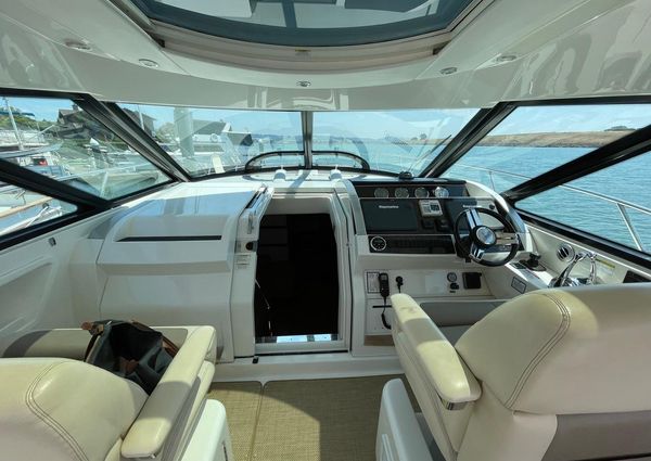 Sea Ray 450 Sundancer image