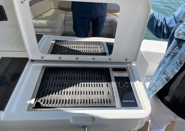 Sea Ray 450 Sundancer image