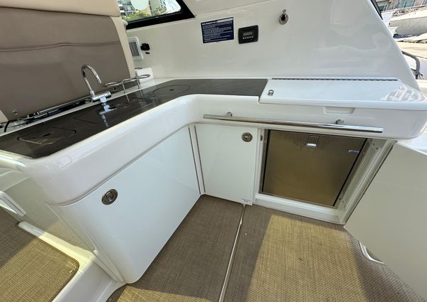 Sea Ray 450 Sundancer image