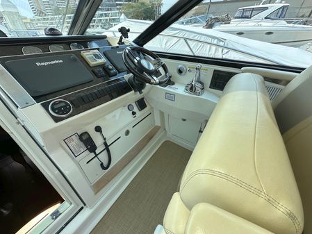 Sea Ray 450 Sundancer image