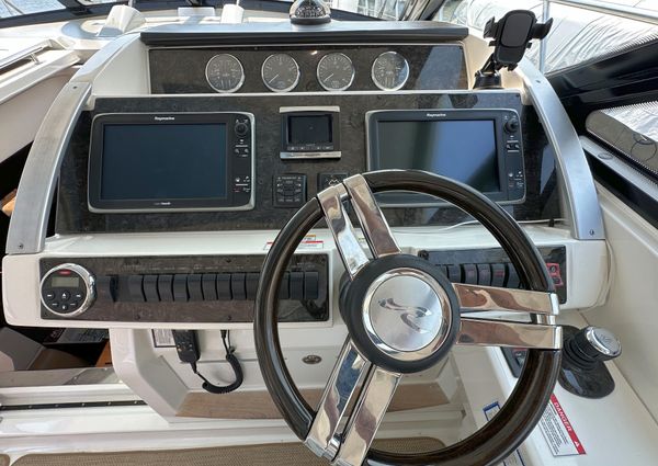 Sea Ray 450 Sundancer image