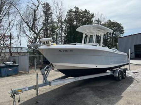 Robalo R242-CENTER-CONSOLE image
