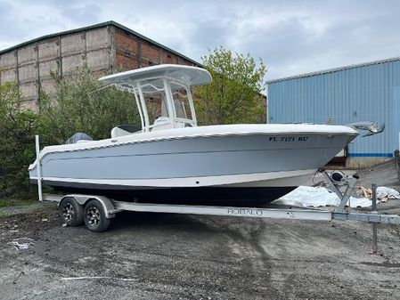 Robalo R242-CENTER-CONSOLE image