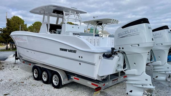 Twin Vee 280 gfx