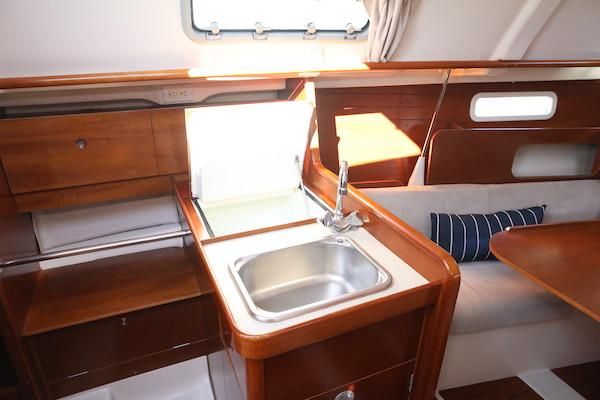 Beneteau OCEANIS-281 image