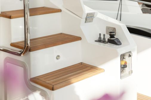 Azimut 72 Flybridge image