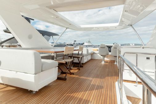 Azimut 72 Flybridge image