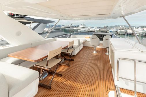 Azimut 72 Flybridge image