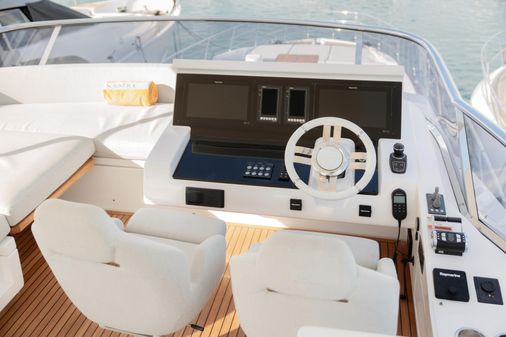 Azimut 72 Flybridge image