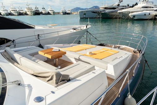 Azimut 72 Flybridge image