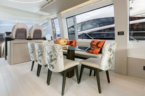 Azimut 72 Flybridge image