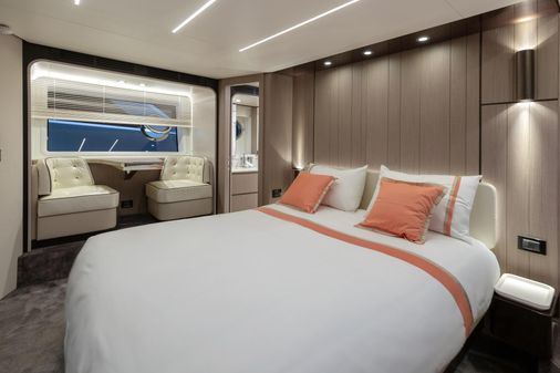 Azimut 72 Flybridge image