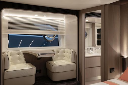 Azimut 72 Flybridge image