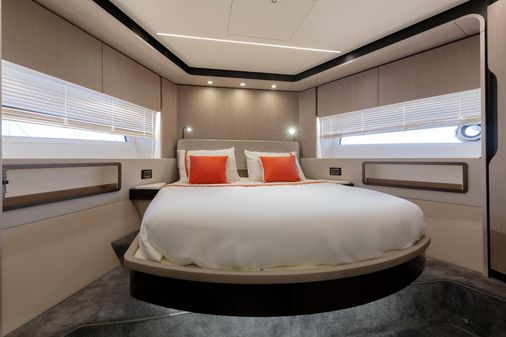 Azimut 72 Flybridge image