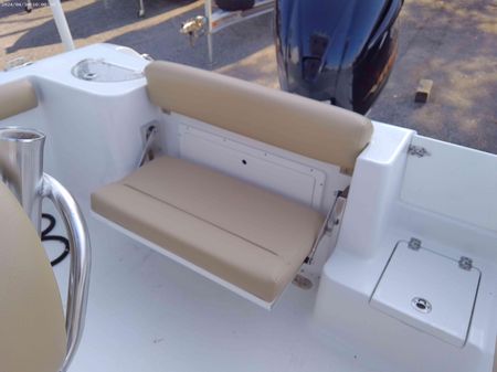 Sportsman OPEN-232-CENTER-CONSOLE image