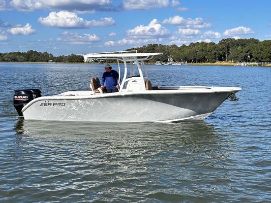 Sea Pro 259 Center Console - main image