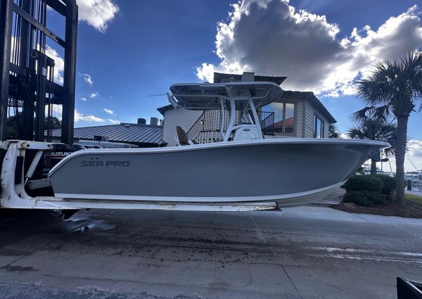 Sea Pro 259 Center Console image