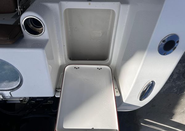 Sea Pro 259 Center Console image