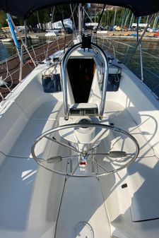 Hunter 31 image