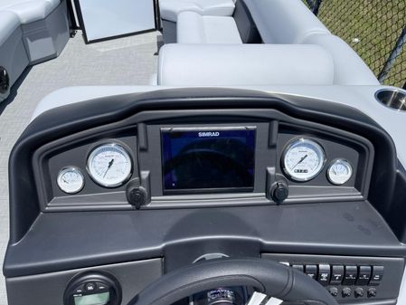Bentley Pontoons 243 Navigator image