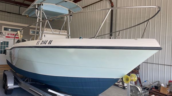 Pursuit 2470 Center Console