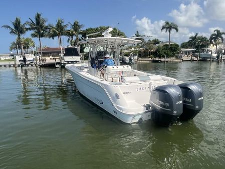 Robalo 30 Center Console image